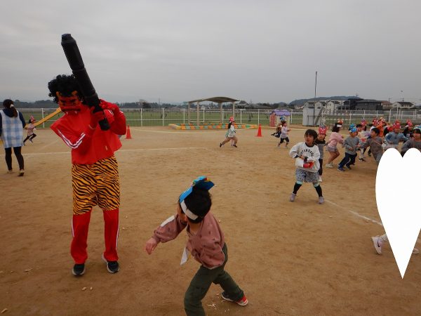 赤鬼豆ぶつける